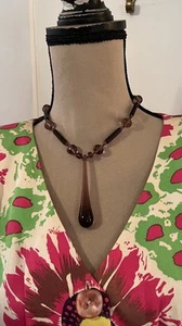 Collana in vetro goccia viola 17" chiusura magnetica - Foto 1 di 6