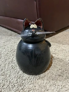 WHAT A CROCK Studio Kunstkeramik schwarze Katze Bank mit Stopfen Handarbeit 6,5” Höhe x 4” Breite - Bild 1 von 13