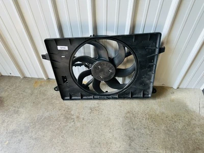 Chrysler Pacifica/Voyager 2017 2018 2019 2020 conjunto de ventilador de refrigeración 3,6 L V6 Foto 1 de 4