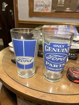 Par de copos de vidro com logotipo da Ford Motors peças genuínas Ford - Imagem 1 de 3