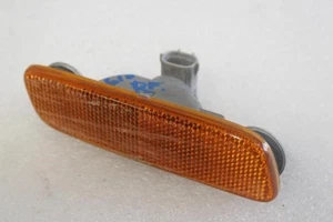 1998 LEXUS LS400 RIGHT PASSENGER FRONT SIDE MARKER LIGHT LAMP - Picture 1 of 9