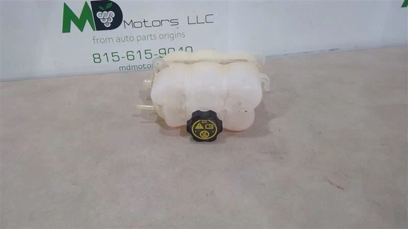 2022 CHEVROLET TRAVERSE TANK RADIATOR COOLANT RESERVOIR 84403735 - Image 1 of 4