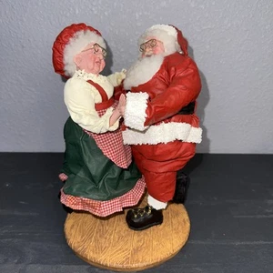 VGT Clothtique Fabric Mache Detailed Mrs & Mr Claus Dancing Santa 10” EUC - Picture 1 of 7
