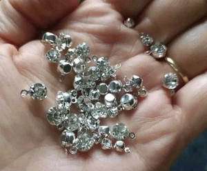 30er Set weiße Strass Perlen in 4 verschiedenen Größen 0,5 / 0,6 / 0,7 / 0,8 cm, - Bild 1 von 1