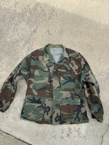 US Army Woodland Camouflage Jacket Med Short NSN 8415-01-084-1646 Outdoor - Picture 1 of 3