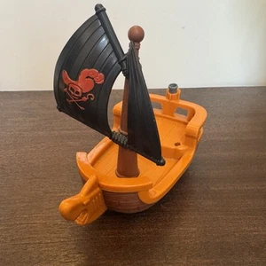 Disney Jake & the Never Land Pirates Hooks Battle Boat Fisher Price Pirate Ship - Picture 1 of 11