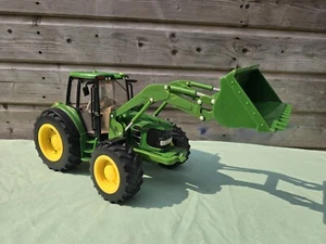John Deere Tractor - Picture 1 of 24