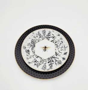 Williams Sonoma Honeycomb Dinner Plate & Bee Salad Plate 1 Plate Setting NEW - Picture 1 of 2