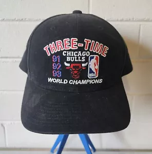 Chicago Bulls 'Three Time World Champions 1993' Mitchell & Ness NBA Cap Hat OSFM - Picture 1 of 7