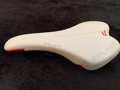 SELLE ITALIA Q-BIK White And Red Leather Saddle New Old Stock