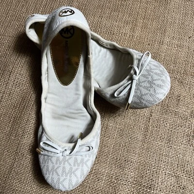 Bailarina Michael Kors Clásica Plana Moca Talla 9.5M Usada Foto 1 de 4