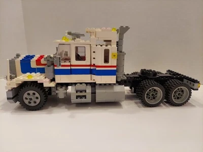 LEGO 5580. Model Team: Highway Rig. Complete Set.  - Image 1 of 4