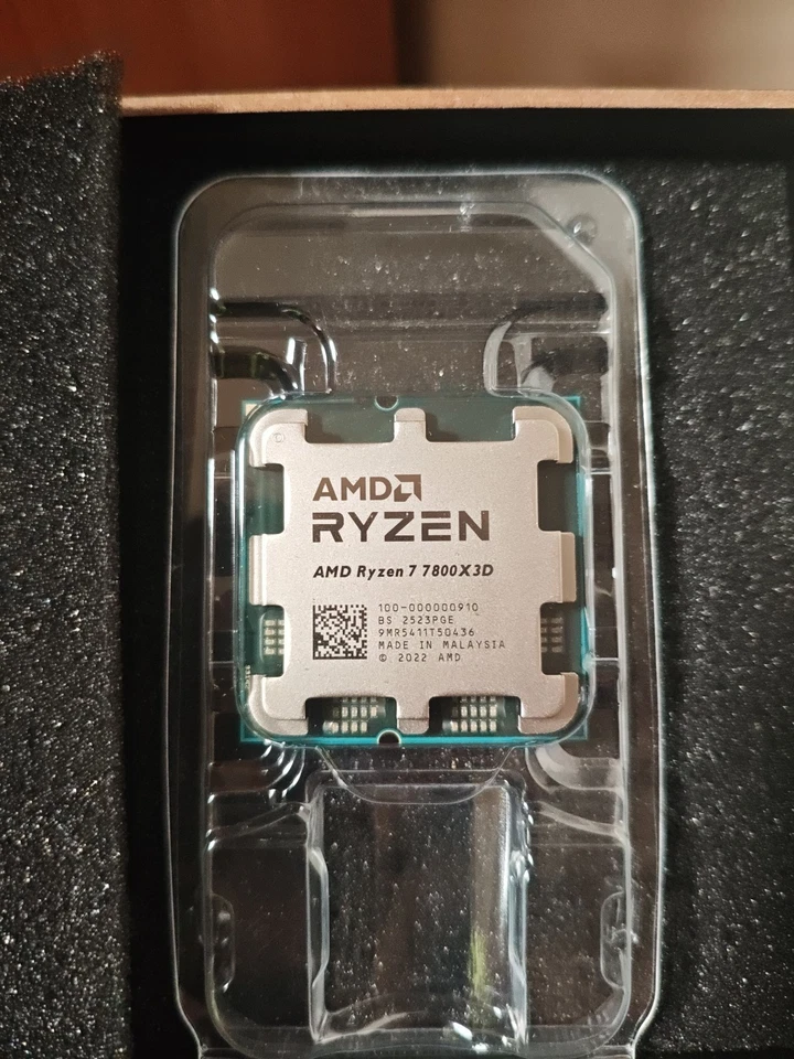 AMD Ryzen 7 7800X3D Processore (4,2 GHz, 8 Cores, Socket AM5) - Immagine 1 di 1