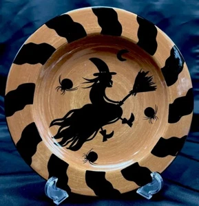 VTG Laurie Gates Halloween Plate Witch On Broom & Spiders Orange & Black 9.5” - Picture 1 of 4