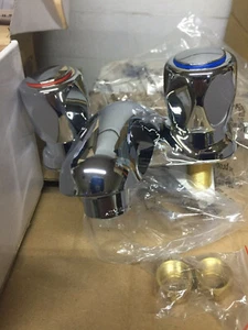 FREGADERO GRIFO DE BAÑO TRIDENT 48LX71A NUEVO 2-7/8 in.H, 1/2 in.NPSM 48LX71 - Imagen 1 de 3