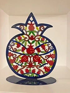 Escultura de granada de aluminio pintada a mano por Emanuel - Imagen 1 de 5