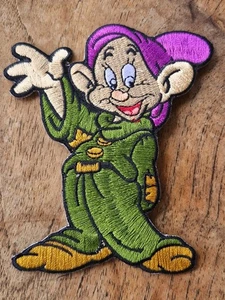 Snow White Dopey Iron On Embroidery Patch - Picture 1 of 3