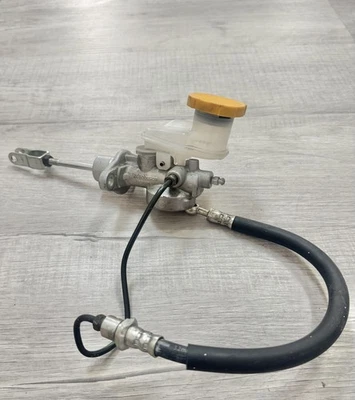 Subaru Impreza WRX STI 2008-2014 embrague cilindro maestro depósito 08-14 Foto 1 de 4