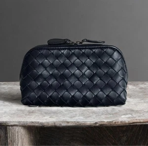 Pochette Bottega Veneta nera compatta in pelle usata con sacchetto antipolvere - Foto 1 di 9