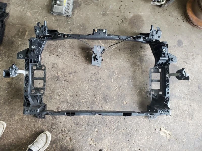 (SOLO RECOGIDA LOCAL) Soporte de núcleo de radiador a través del 26/11/17 Se adapta a 17-18 AUDI Q7 18418 Foto 1 de 1