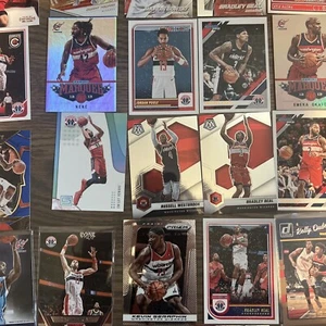 Washington Wizards enorme lotto di 50 carte NBA. John Wall, Bradley Beal, Poole e altro - Foto 1 di 7