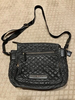 Tommy Hilfiger Alva Negro Acolchado Nylon Hobo Bolso Cartera 9”x13” Correas Ajustables Foto 1 de 4