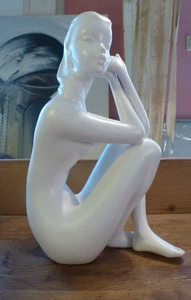 Figura de porcelana, mujer sentada, Goebel años 50 60, EXCELENTE, 26 cm de altura - Imagen 1 de 9