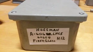 HOFFMAN A606CHCS - Caja de conexiones con tornillo de fibra de vidrio 6x6x4 gabinete, NEMA 12 - Imagen 1 de 3