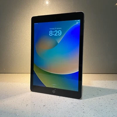 Apple iPad 5th Gen celullar 32GB, Wi-Fi, 9.7in - Space Grey - A1823 #11 /DO - Image 1 of 4