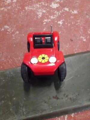 BEACH BUGGY 2 rosso e giallo TUMBLE  LUNGO 18 CM FUNZIONANTI SI ACCENDONO I FARI - Immagine 1 di 4