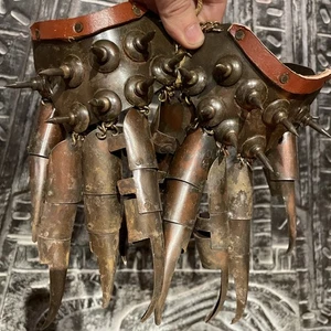 Antike Rüstung PERSISCHE Kampfhandschuhe Metall Kupfer Eisen uralt Krieger X1 - Bild 1 von 9