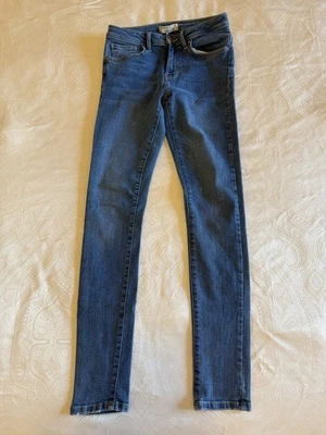 Pantalones de mezclilla Forever 21 push up azules ajustados talla 24 usados en excelente estado Foto 1 de 4