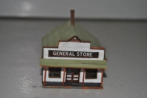 N SCALE GENERAL STORE BUILT BUILDING - Picture 1 of 5