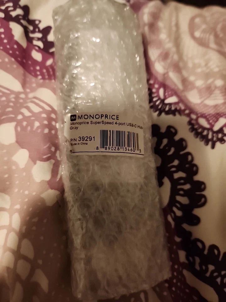 Monoprice 39291 SuperSpeed 4-Port USB-C Hub New - Image 1 of 1
