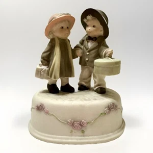 Vintage Porcelain Music Box Pastel Child Couple NBM Bahner Studio Enesco 1977 - Picture 1 of 5