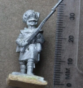 * NEPOLIONIC  VINTAGE INFANTRY FIGURE  FIGURE MEASURES 30MM #HJI29 - Picture 1 of 8