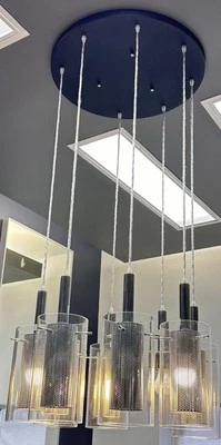 Candelabro de LED com lâmpada de cristal  - Imagem 1 de 4