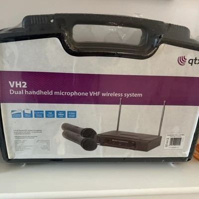 QTX Dual Wireless Microphones VH2 Cordless 2 Mics + Carry Case Karaoke DJ PA-Set - Bild 1 von 4