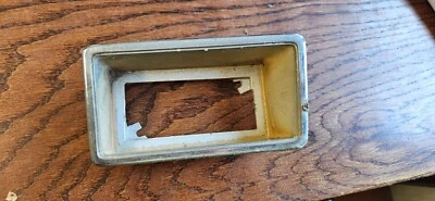 Alerón Mercury Cyclone 1970 1971 Montego cuarto derecho panel marcador luz bisel Foto 1 de 4