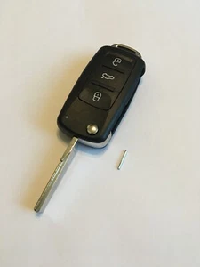 Volkswagen Polo (26/09/2011 + ) 3 button remote control flip key - Picture 1 of 4