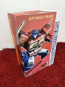 TRANSFORMERS OPTIMUS PRIME Platinum 30th Anniversary. 2014 Year Of The Horse - Picture 1 of 7