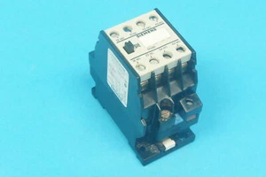 Siemens 3TH8031-0AM0 AC contactor 220/264 VAC coil with 3 NO and 1 NC contacts - Bild 1 von 2