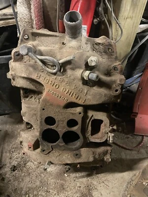 Buick Riviera 1969, motor 430 cuatro barriles, admisión, colector Foto 1 de 4