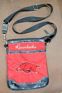 Bolso Bandolera University of Arkansas Razorbacks Rojo Negro Logo del Equipo NCAA - Imagen 1 de 9