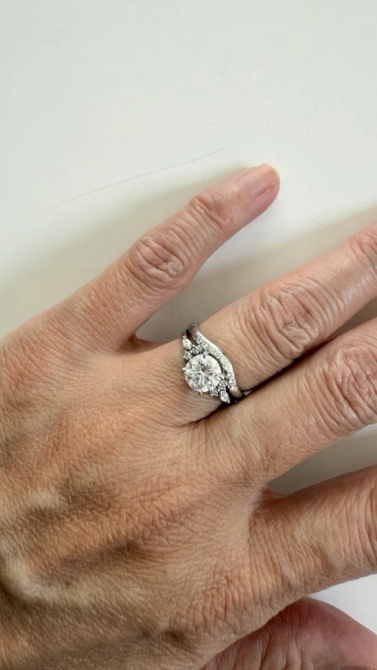 Помолвочное кольцо из стерлингового серебра с искусственным бриллиантом размер 4 6,5 мм - Изображение 1 из 4