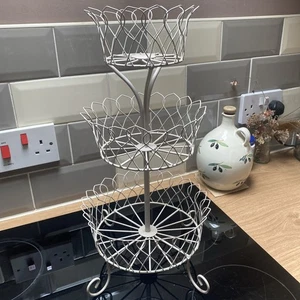 Grey Vintage Style Wire Metal Cup Cake Fruit Veg Stand 3 Tier Round Retro - Picture 1 of 3