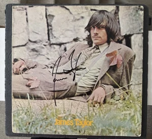 JAMES TAYLOR SELF TITLED DEBUT SIGNED LP VINYL ALBUM JSA COA AUTOGRAPH - Picture 1 of 2