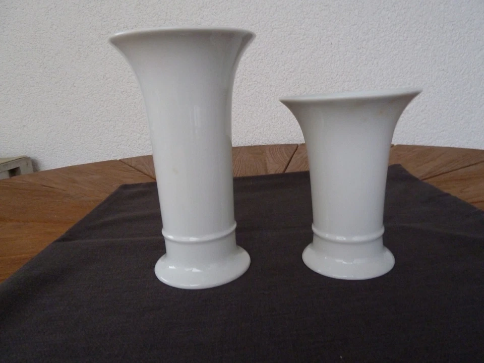 Kaiser Porzellan Vasen TROMPETENVASE, Weiß Uni glasiert in 2 Größen auswählen - Bild 1 von 1