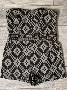 Gypsy Junkies Strapless black and white Cotton shorts romper one piece sz M, EUC