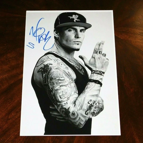 VANILLA ICE SIGNED 12X18 PROMO POSTER RAPPER!!! Cover